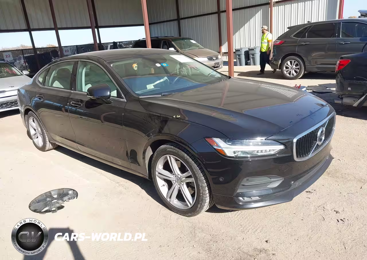 2018 Volvo S90 T5 Momentum