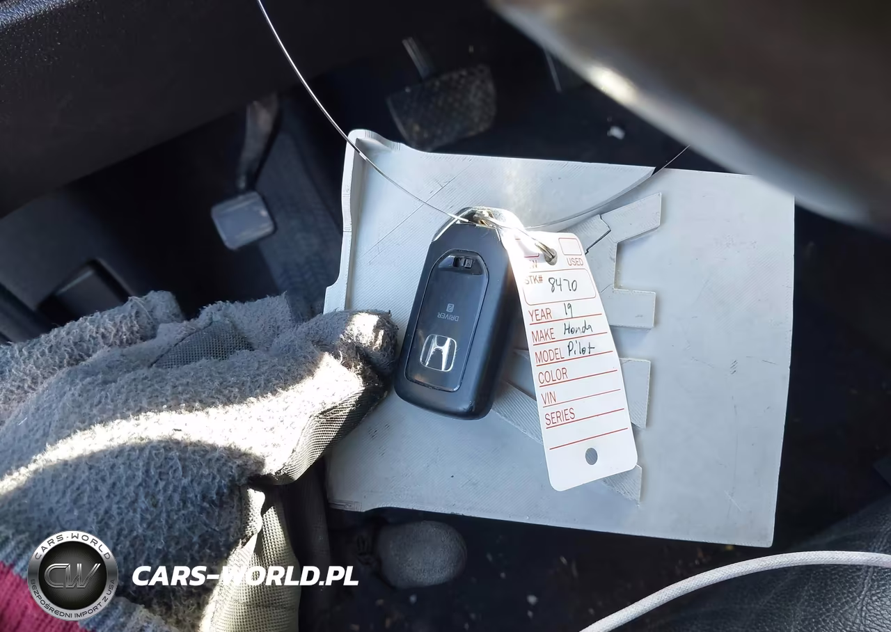 2019 Honda Pilot Touring VIN:5FNYF6H9XKB018470 - 11