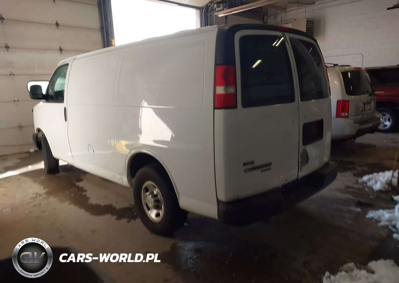 2011 Chevrolet Express 2500 Work Van VIN:1GCWGFCA4B1125139 - 3