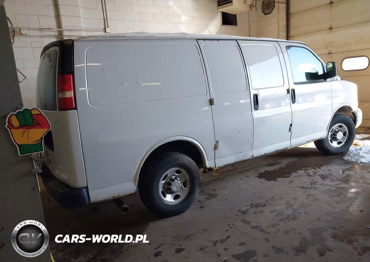 2011 Chevrolet Express 2500 Work Van VIN:1GCWGFCA4B1125139 - 4