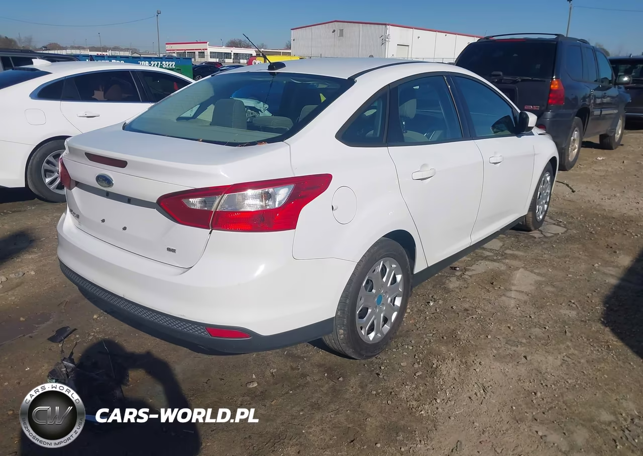 2012 Ford Focus Se VIN:1FAHP3F23CL132073 - 4