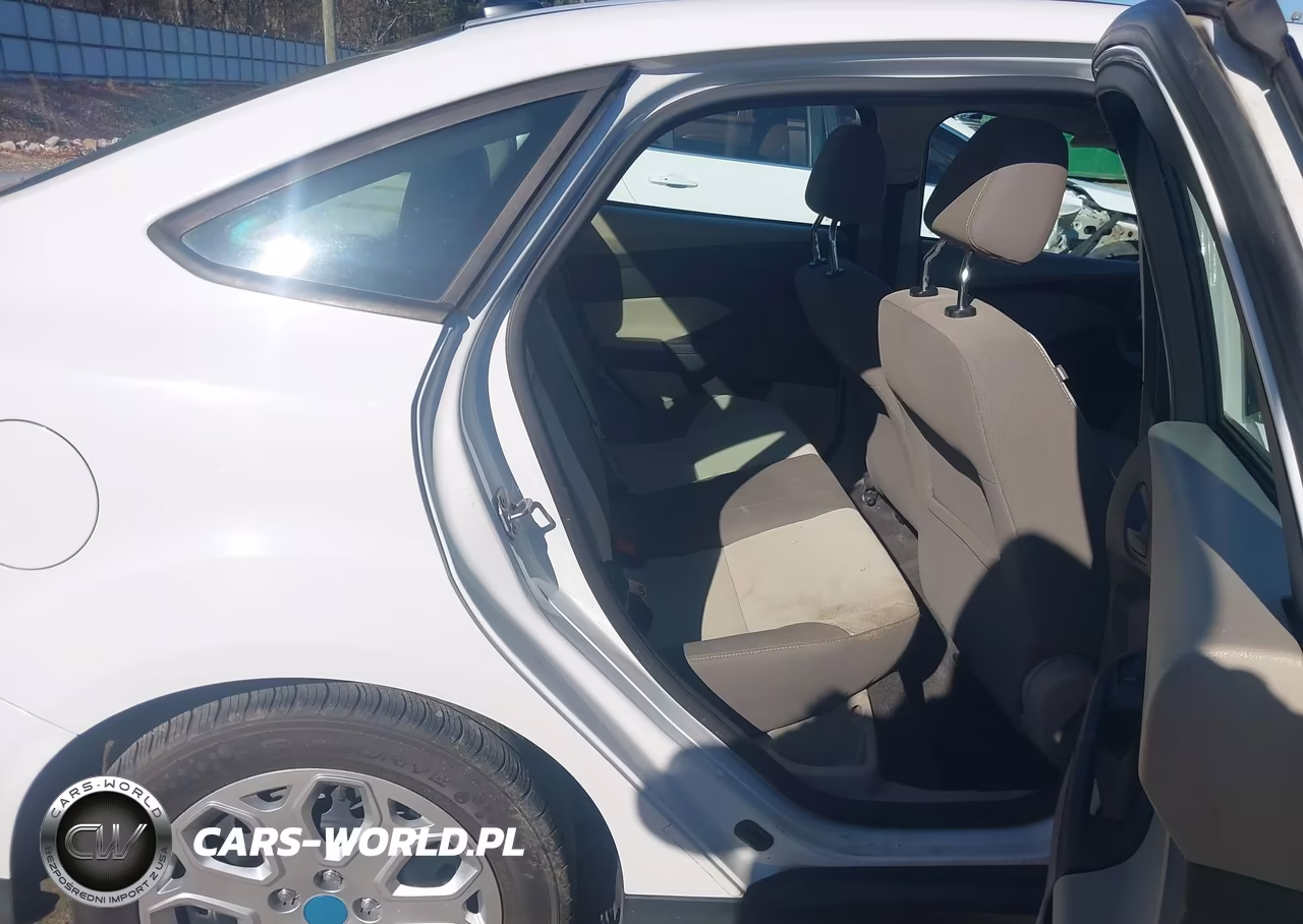 2012 Ford Focus Se VIN:1FAHP3F23CL132073 - 8