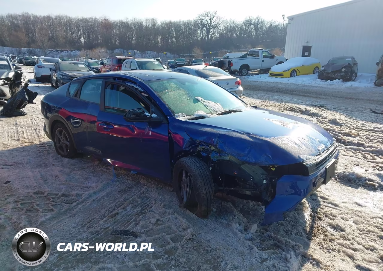 2025 Kia K4 Lxs – zdjęcie 1 z 16