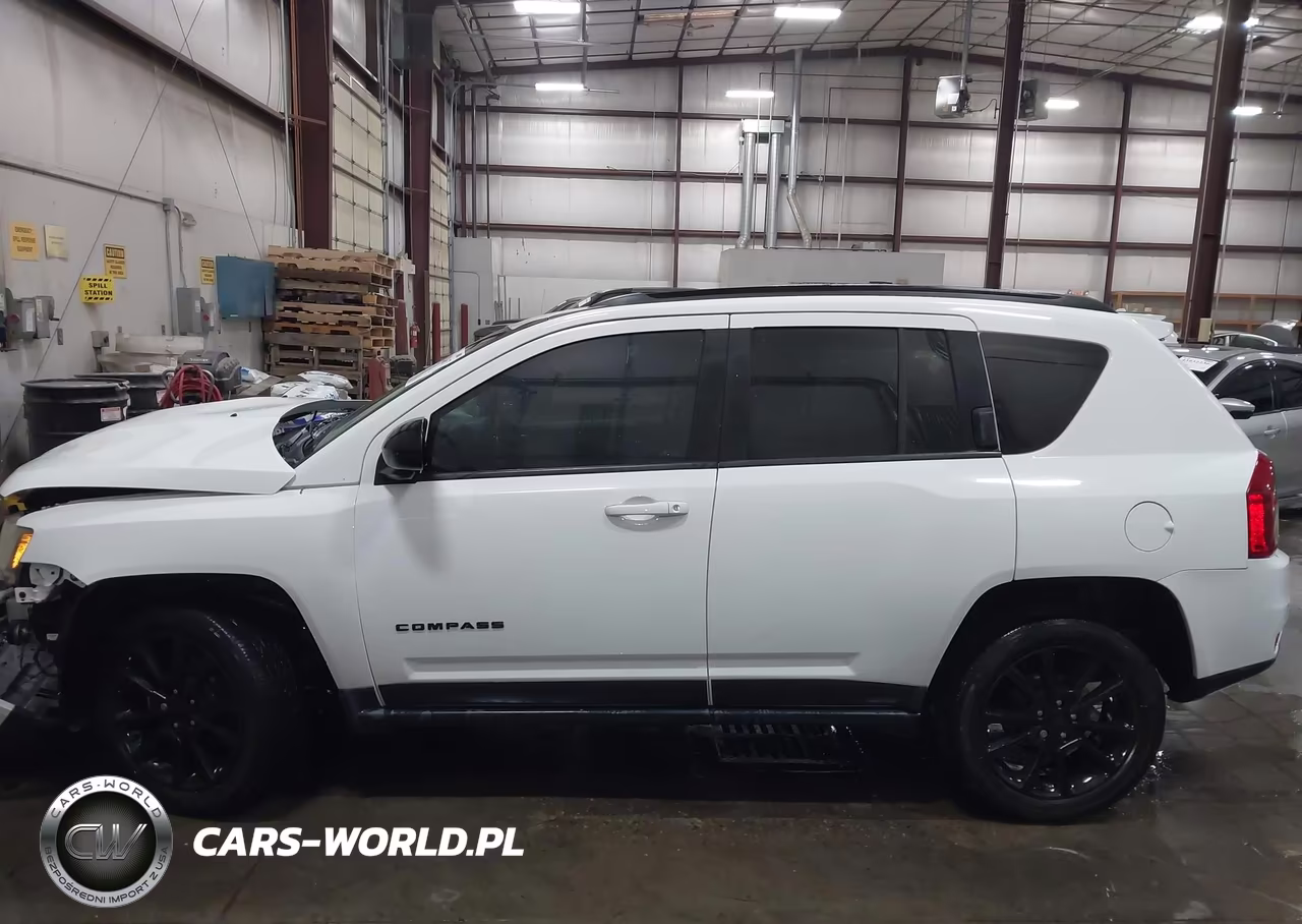 2015 Jeep Compass Altitude Edition VIN:1C4NJDBB0FD396716 - 14