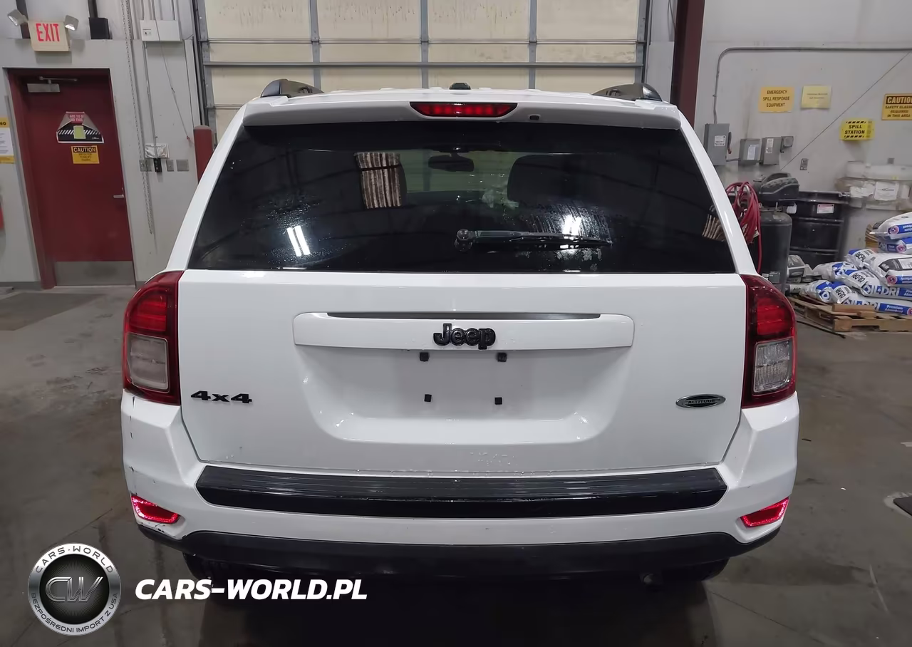 2015 Jeep Compass Altitude Edition VIN:1C4NJDBB0FD396716 - 16