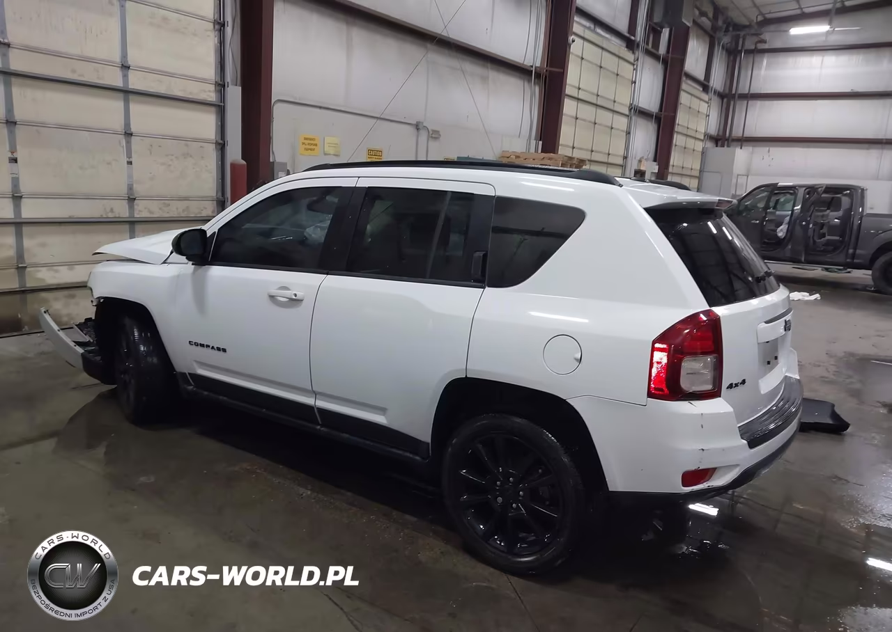2015 Jeep Compass Altitude Edition VIN:1C4NJDBB0FD396716 - 3