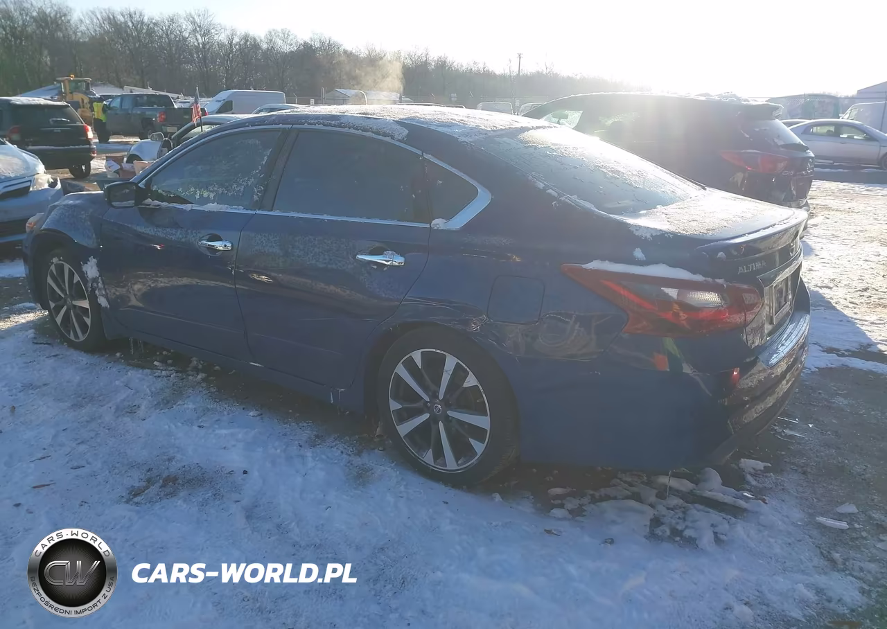2017 Nissan Altima 2.5 Sr VIN:1N4AL3AP8HN332569 - 3