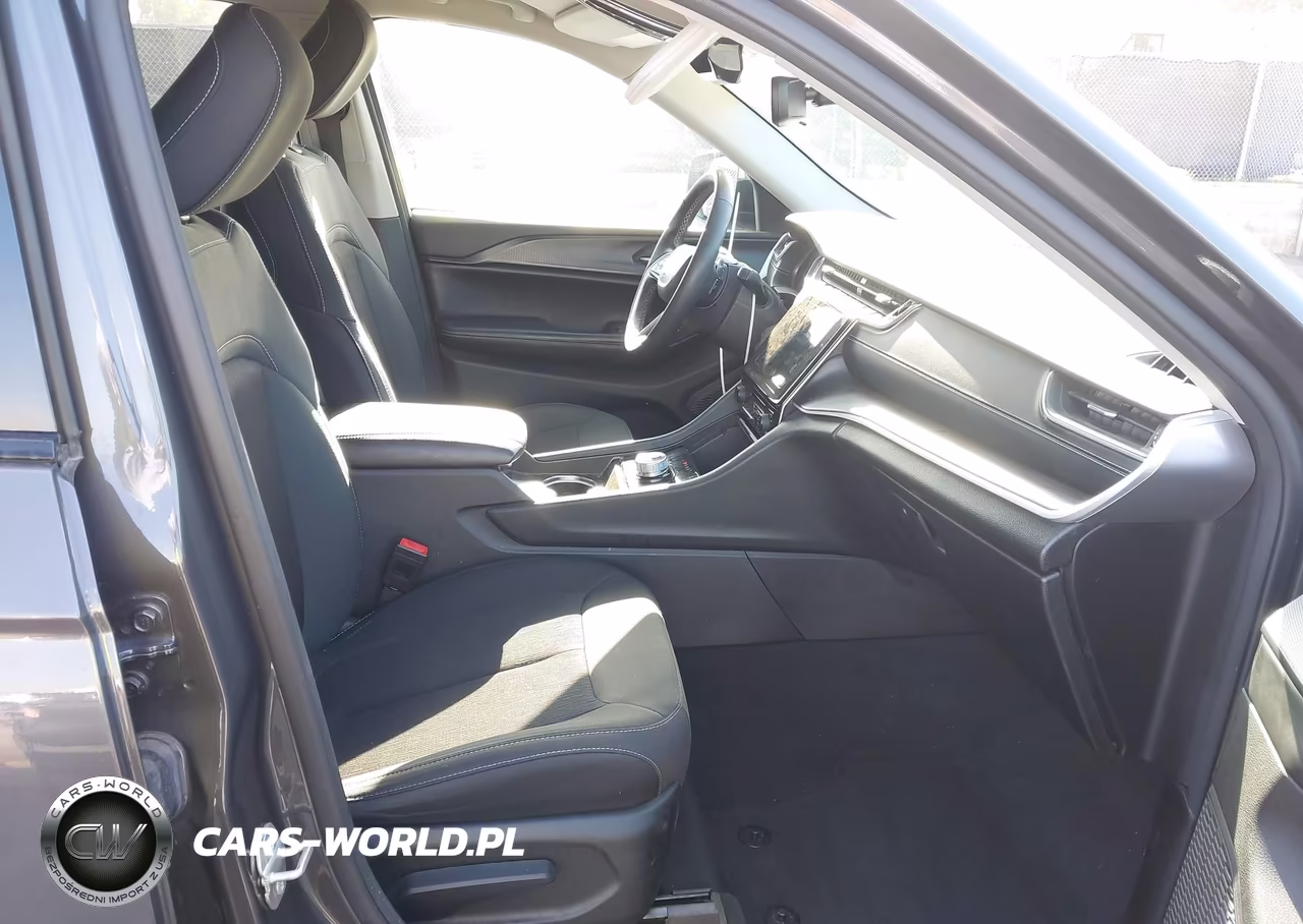 2024 Jeep Grand Cherokee L Laredo 4X2 VIN:1C4RJJAG2R8922872 - 5