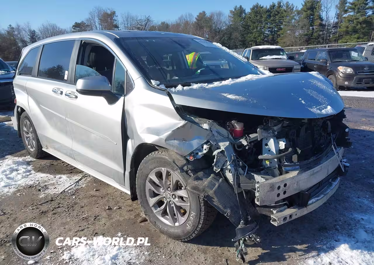 2023 Toyota Sienna Xle