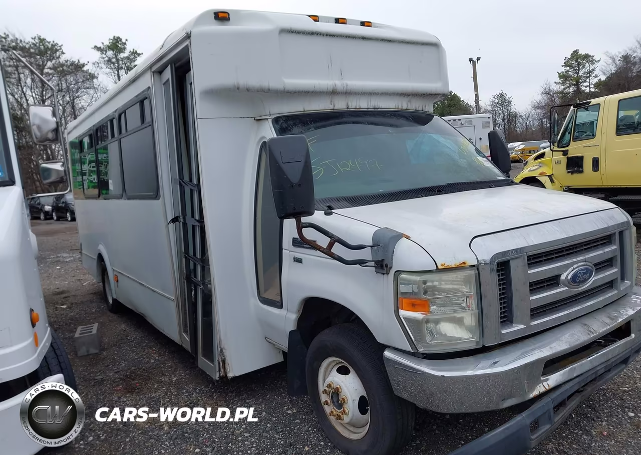 2010 Ford E-450 Cutaway