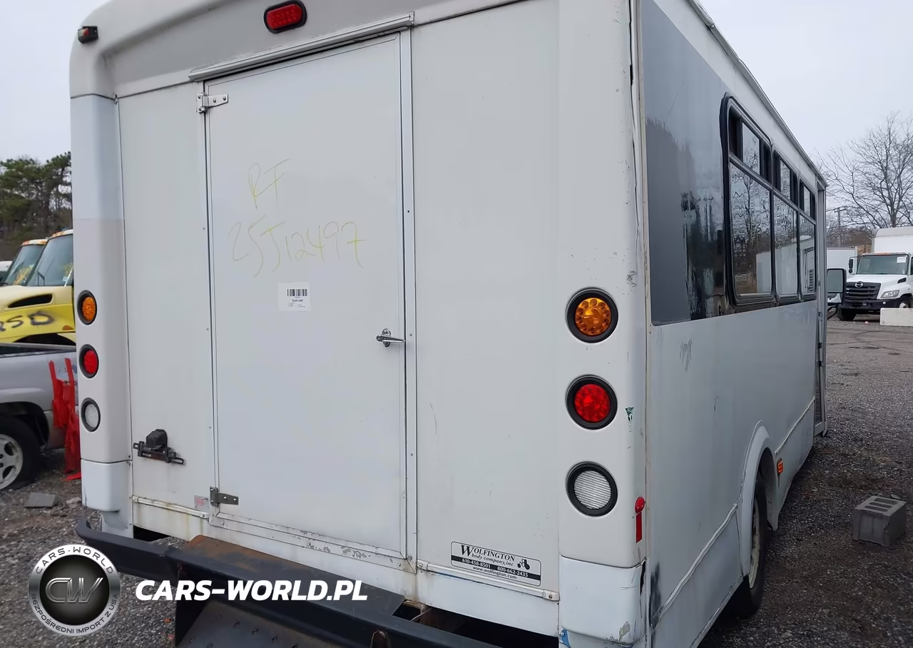 2010 Ford E-450 Cutaway VIN:1FDFE4FL3ADA34797 - 4