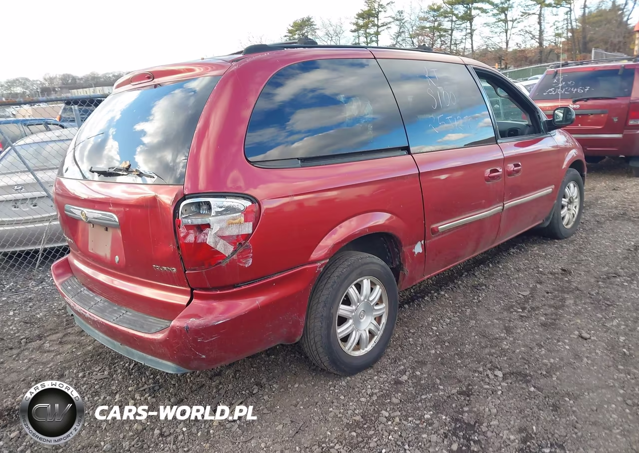 2005 Chrysler Town & Country Touring VIN:2C4GP54LX5R418350 - 4