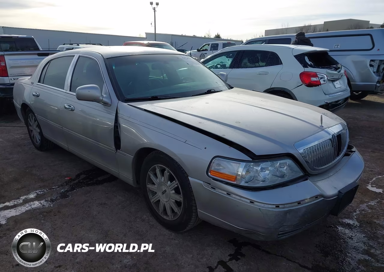 2010 Lincoln Town Car Signature Limited