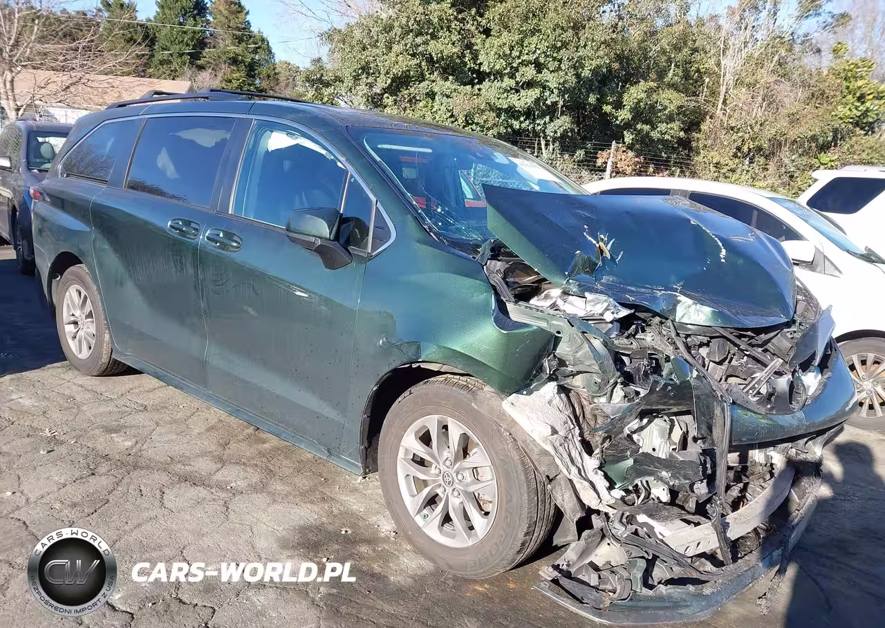 2022 Toyota Sienna Le