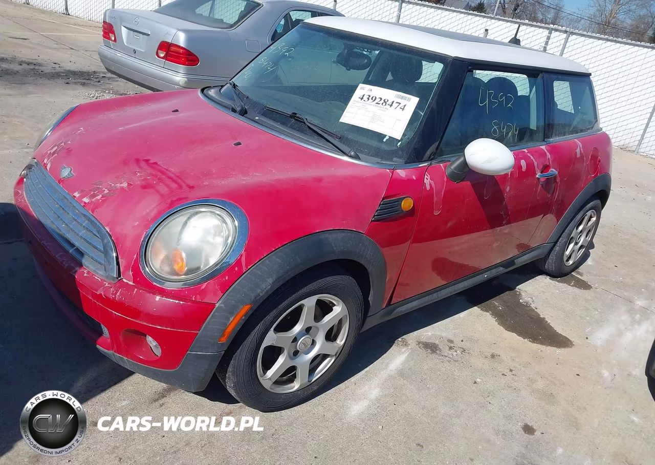 2007 Mini Cooper VIN:WMWMF33547TU61457 - 2