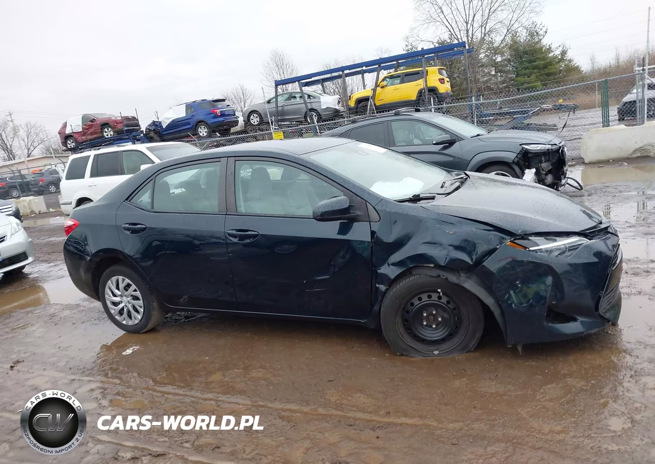 2018 Toyota Corolla Le VIN:2T1BURHE2JC982820 - 13