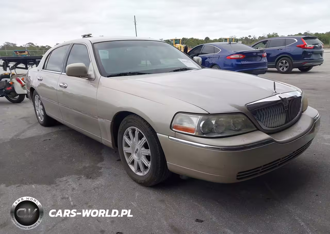 2011 Lincoln Town Car Signature Limited