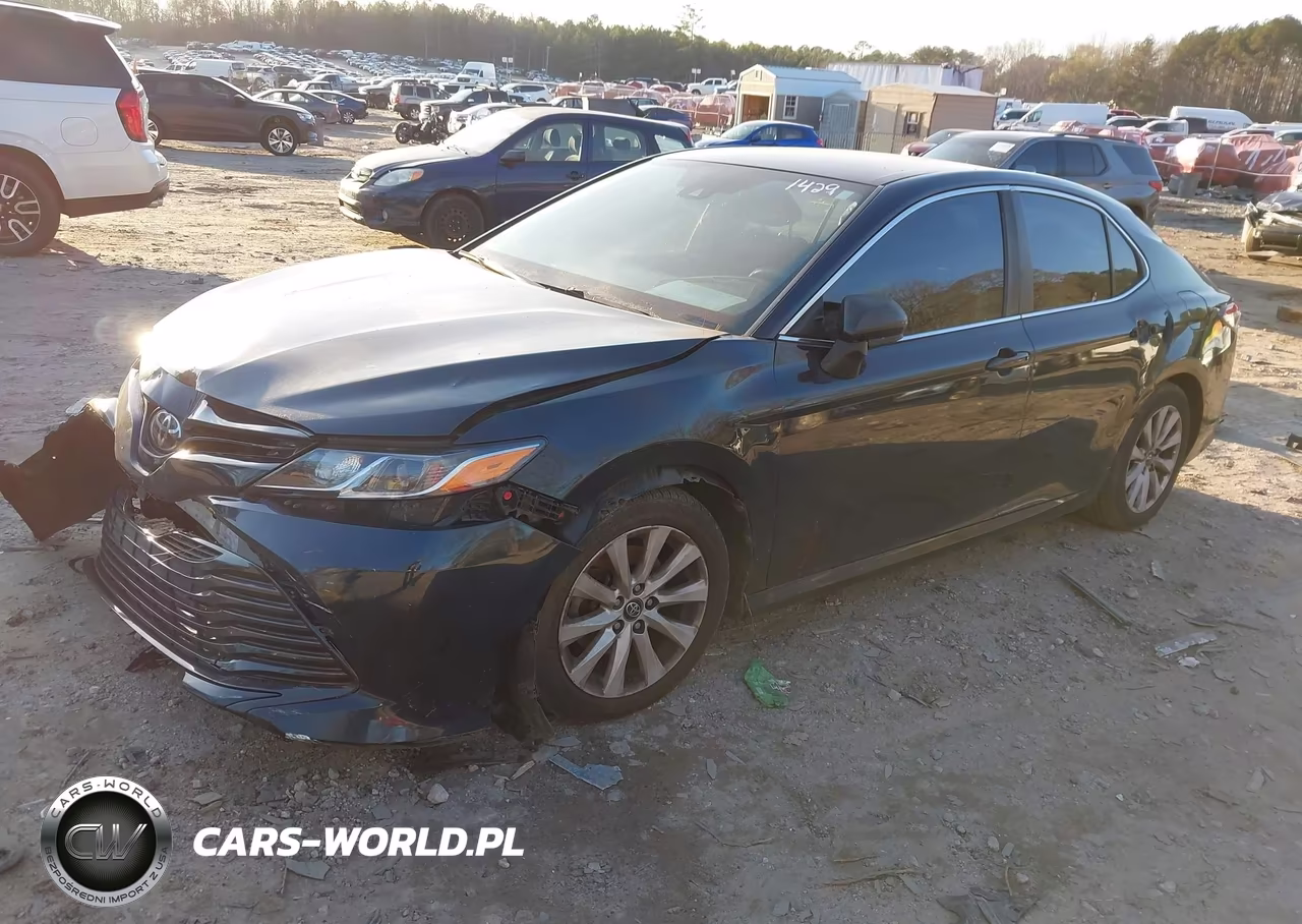 2018 Toyota Camry Le VIN:4T1B11HK1JU661429 - 2