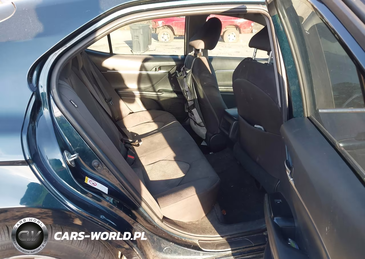 2018 Toyota Camry Le VIN:4T1B11HK1JU661429 - 8