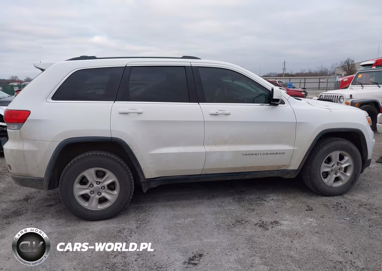 2015 Jeep Grand Cherokee Laredo VIN:1C4RJFAGXFC204928 - 13