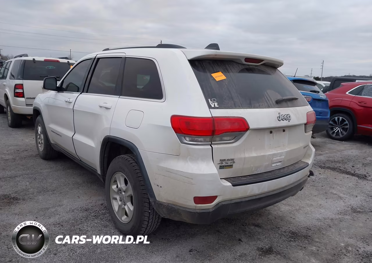 2015 Jeep Grand Cherokee Laredo VIN:1C4RJFAGXFC204928 - 3