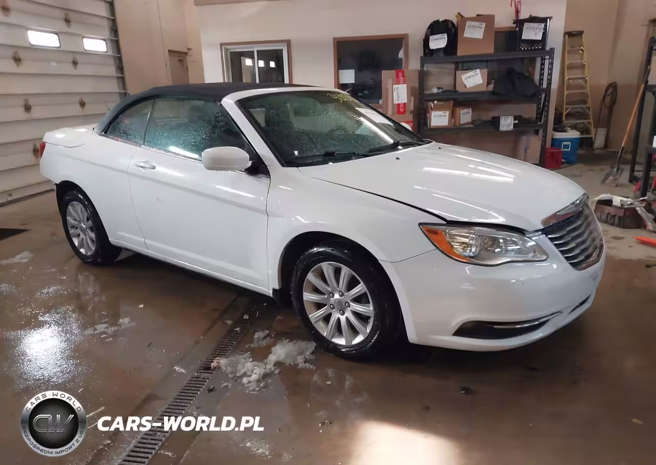 2013 Chrysler 200 Touring