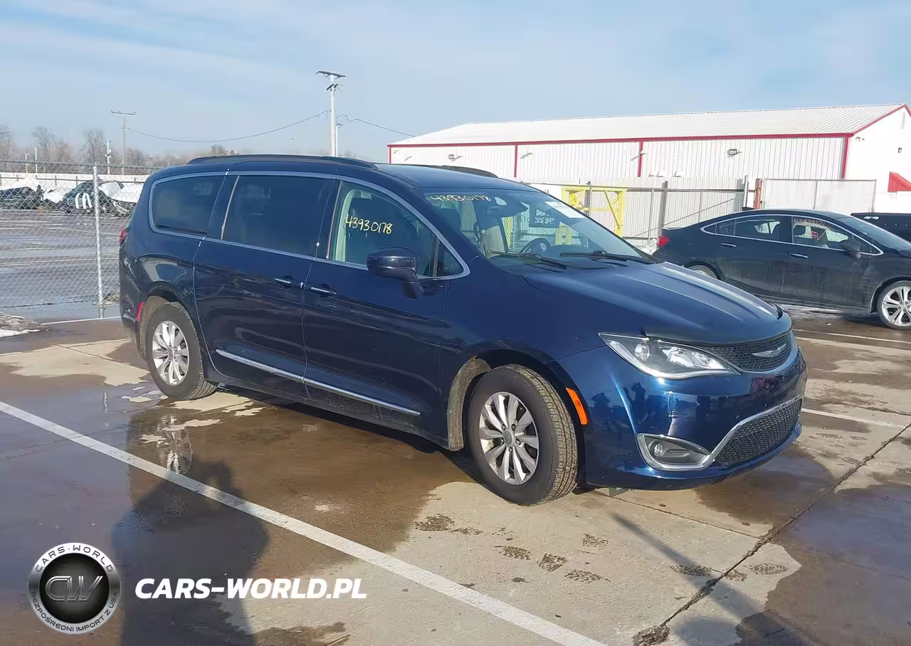 2017 Chrysler Pacifica Touring-L