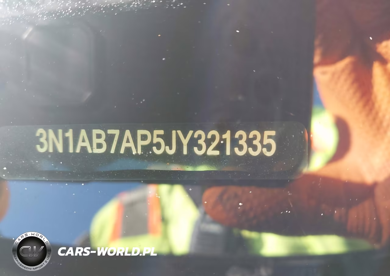 2018 Nissan Sentra S VIN:3N1AB7AP5JY321335 - 17