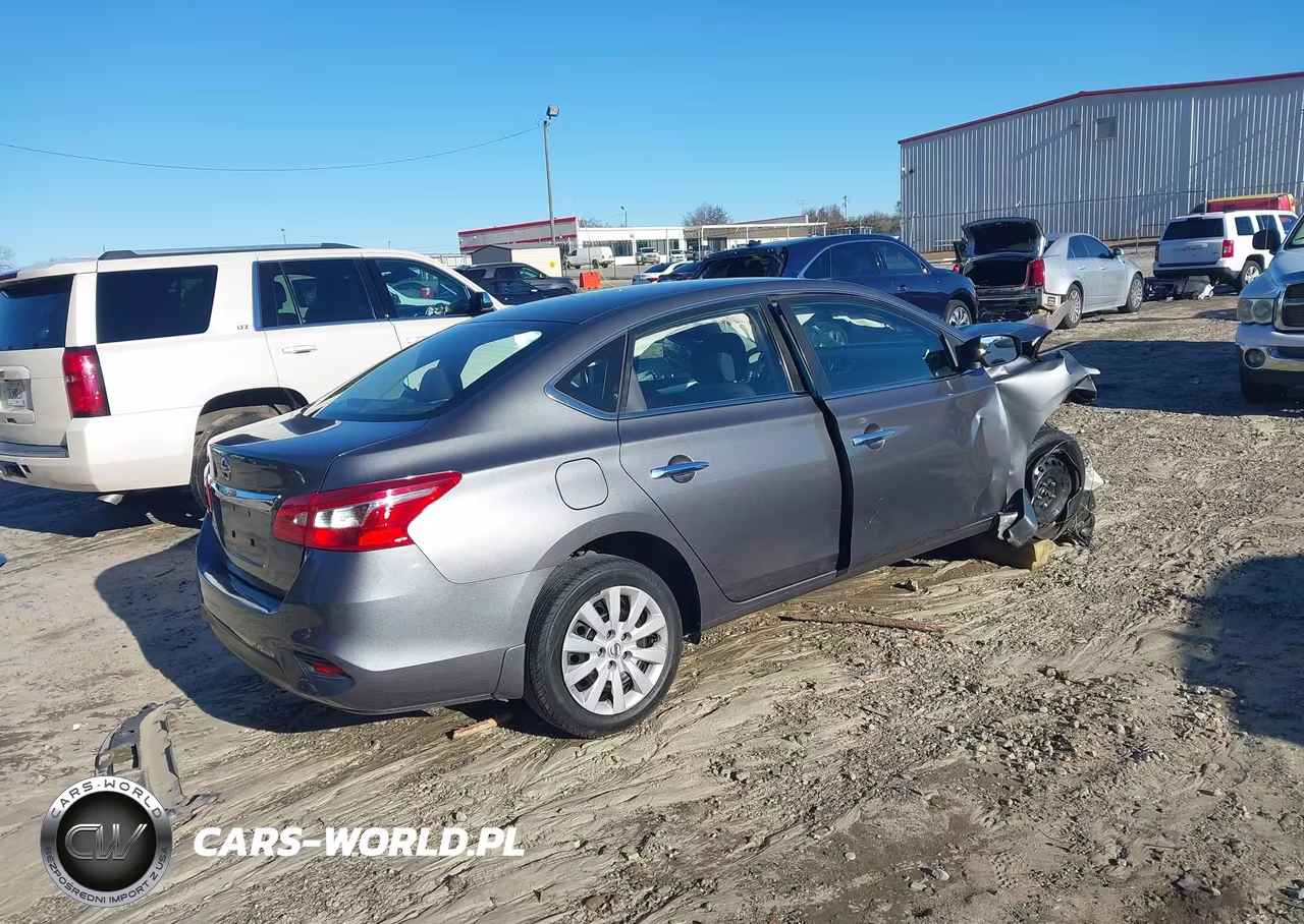 2018 Nissan Sentra S VIN:3N1AB7AP5JY321335 - 4