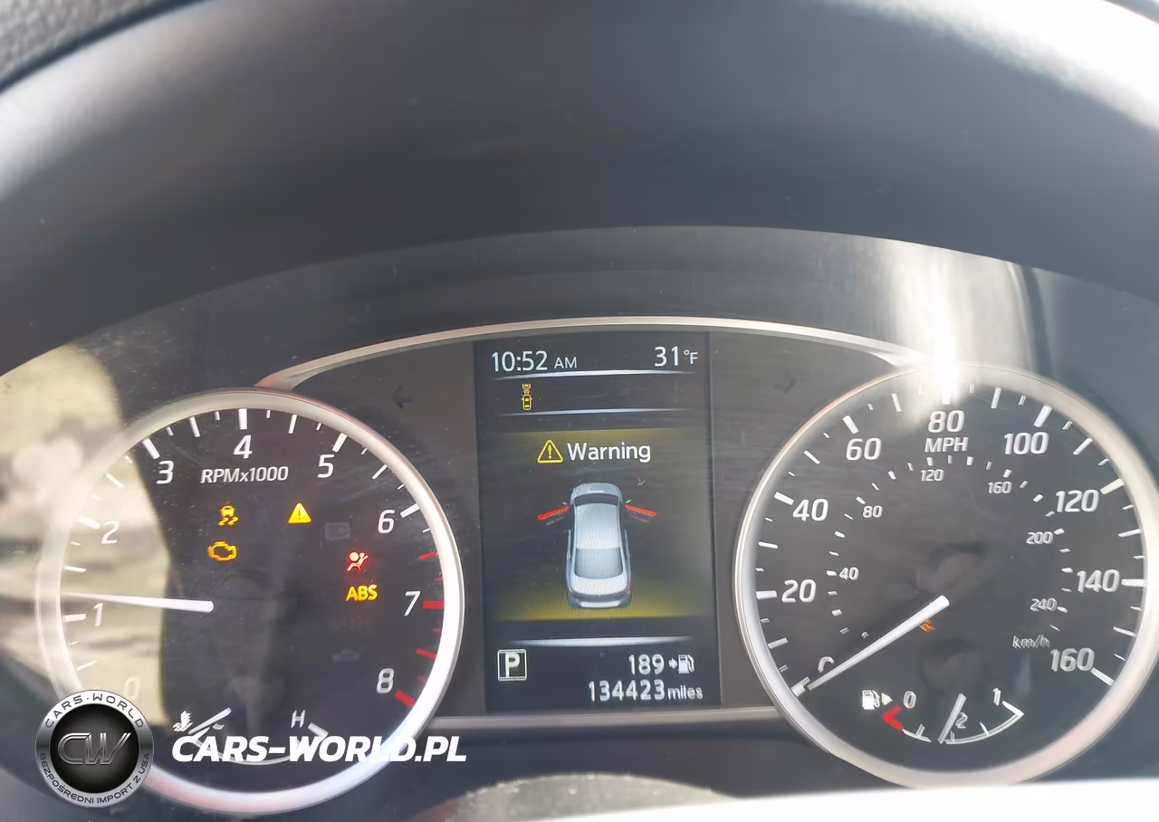 2018 Nissan Sentra S VIN:3N1AB7AP5JY321335 - 7