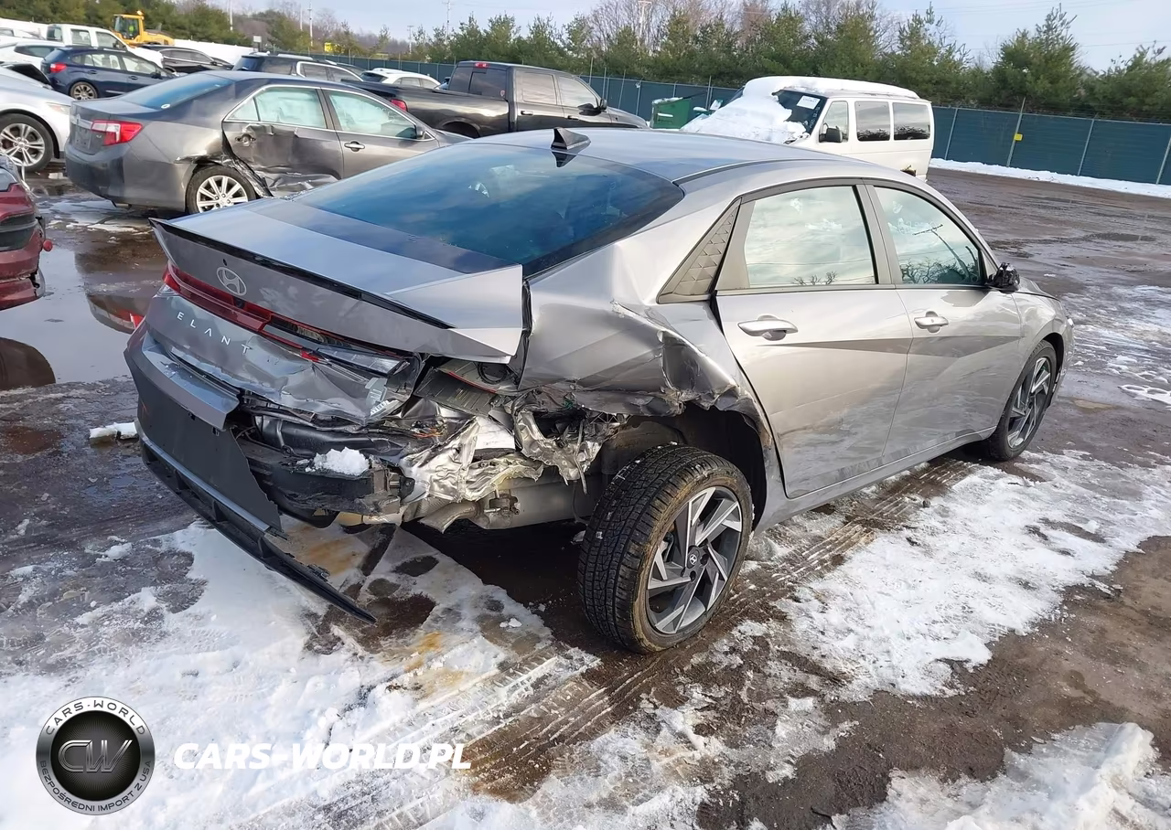 2025 Hyundai Elantra Sel Sport VIN:KMHLM4DG7SU917542 - 4