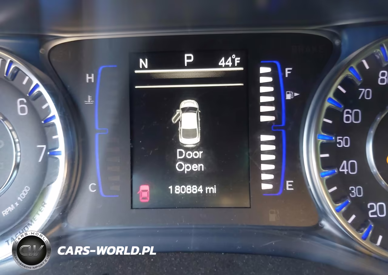 2015 Chrysler 200 Limited VIN:1C3CCCAB8FN626904 - 16