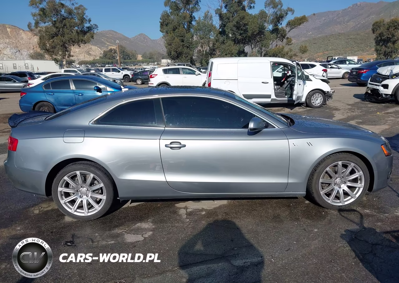 2011 Audi A5 2.0T Premium VIN:WAULFAFR1BA038712 - 13