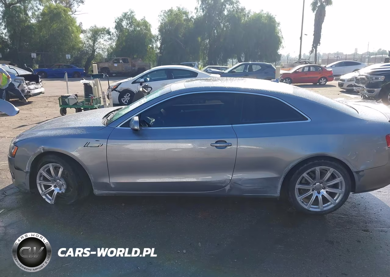 2011 Audi A5 2.0T Premium VIN:WAULFAFR1BA038712 - 14