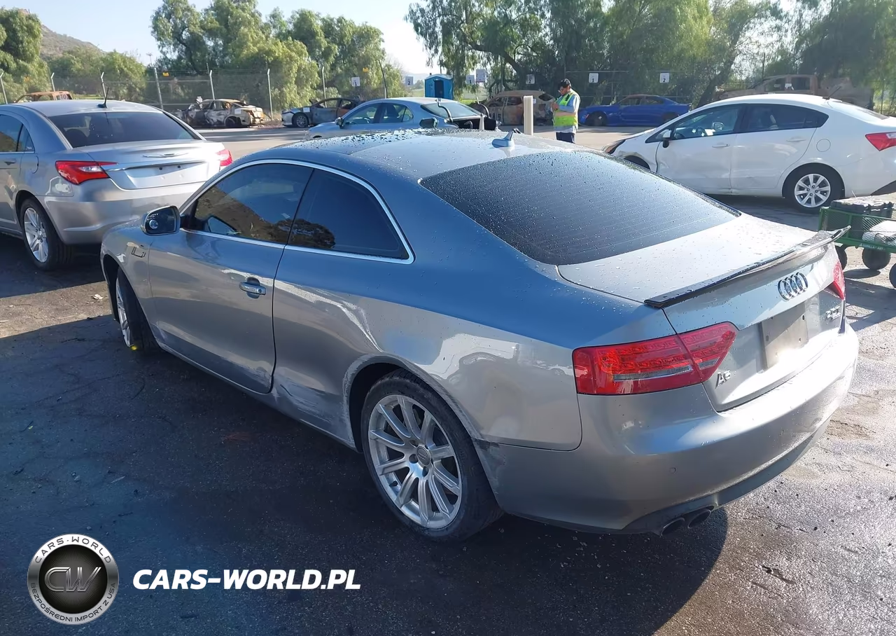 2011 Audi A5 2.0T Premium VIN:WAULFAFR1BA038712 - 3