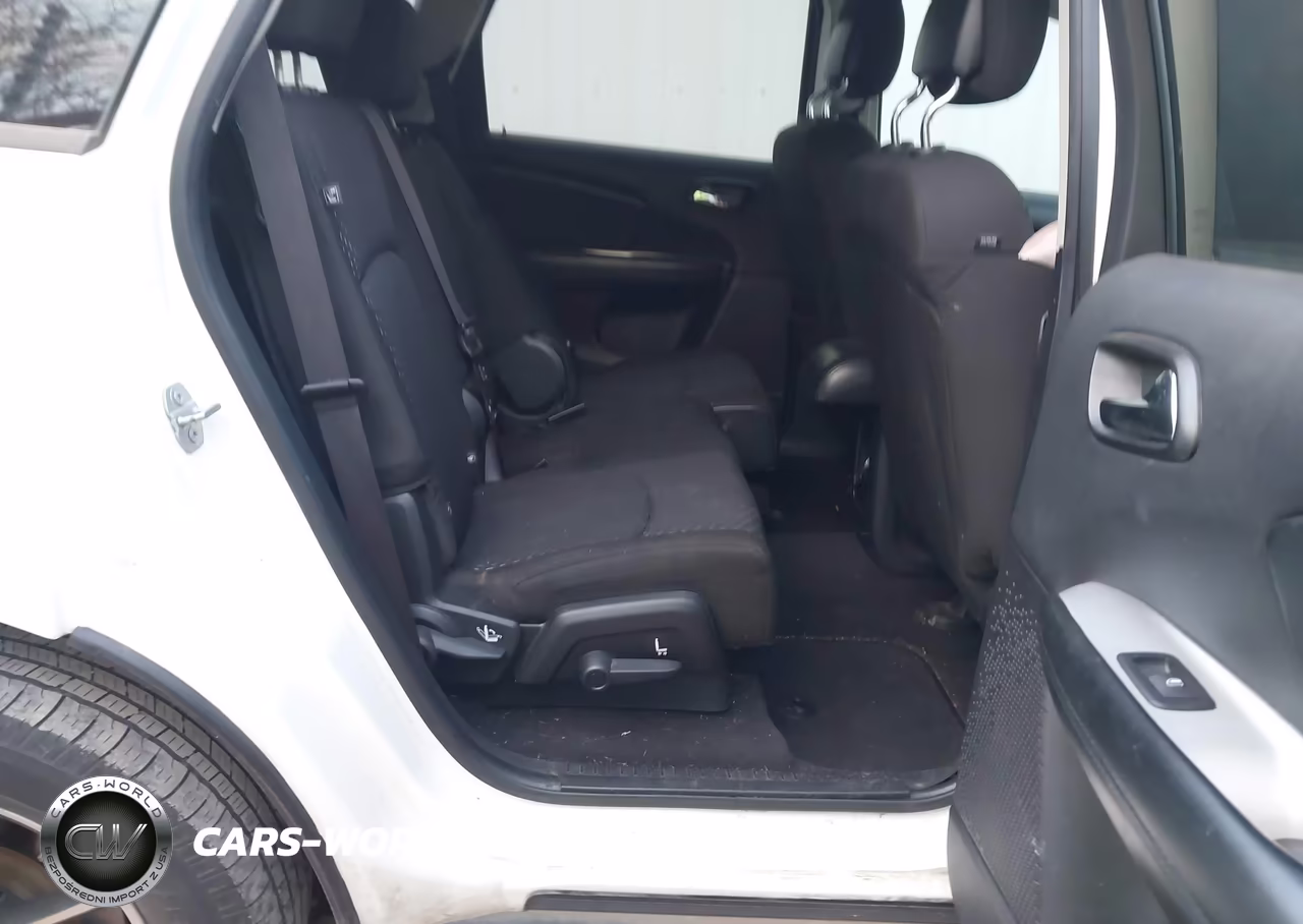2019 Dodge Journey Se VIN:3C4PDCBB2KT719744 - 8