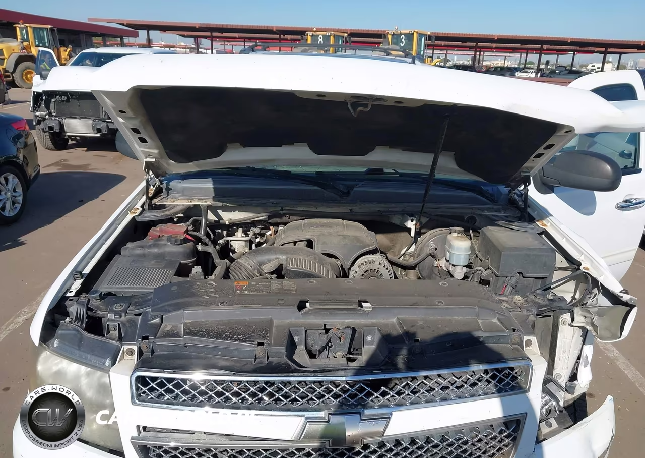 2011 Chevrolet Suburban 1500 Lt1 VIN:1GNSCJE00BR401133 - 10