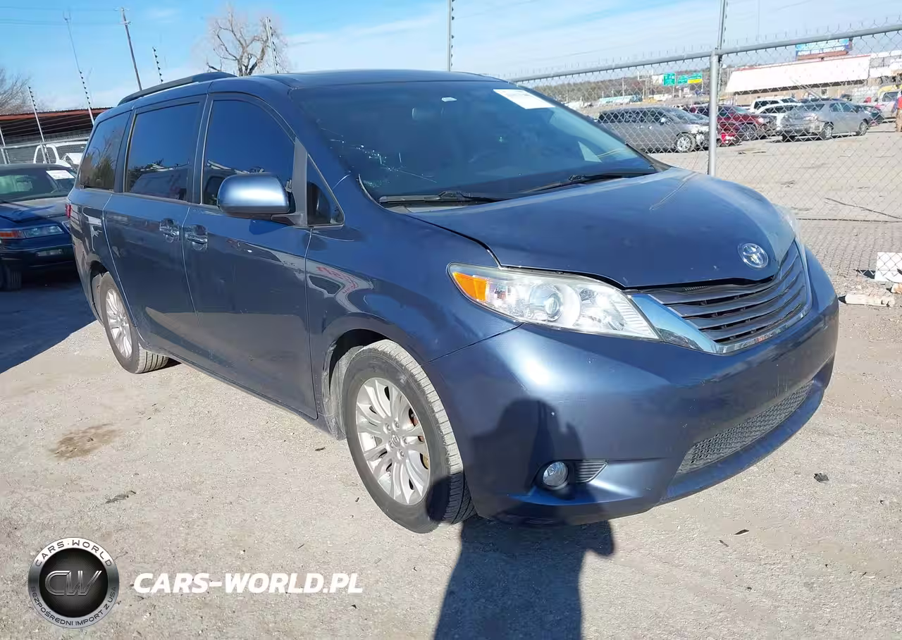 2016 Toyota Sienna Xle 8 Passenger