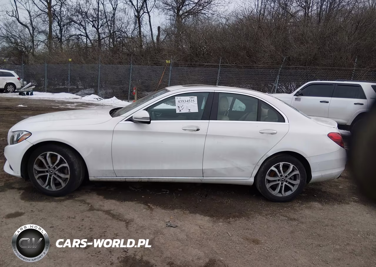 2018 Mercedes-Benz C 300 4Matic VIN:55SWF4KB8JU257228 - 15