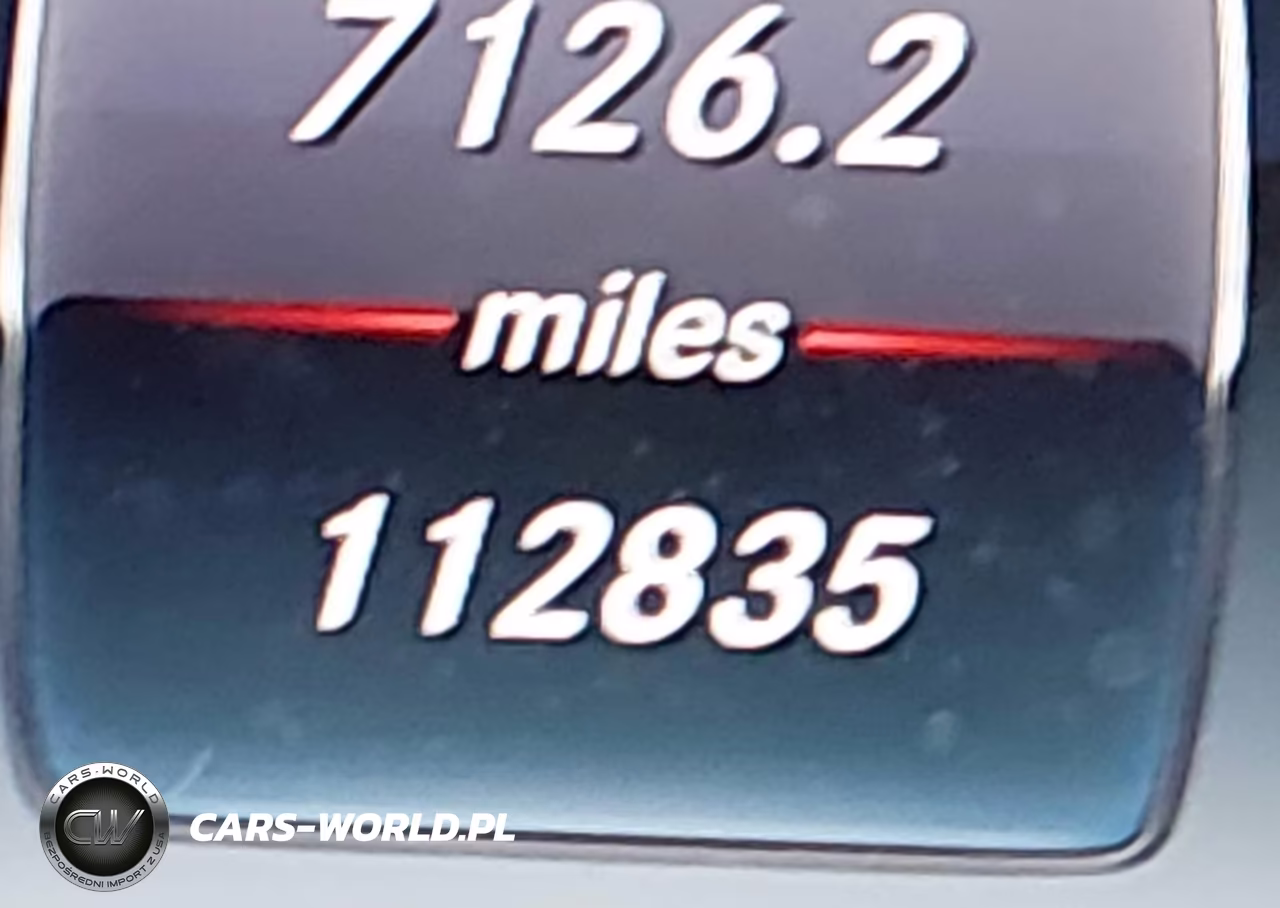 2018 Mercedes-Benz C 300 4Matic VIN:55SWF4KB8JU257228 - 16