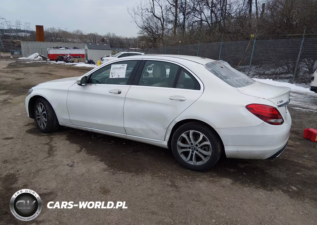 2018 Mercedes-Benz C 300 4Matic VIN:55SWF4KB8JU257228 - 3