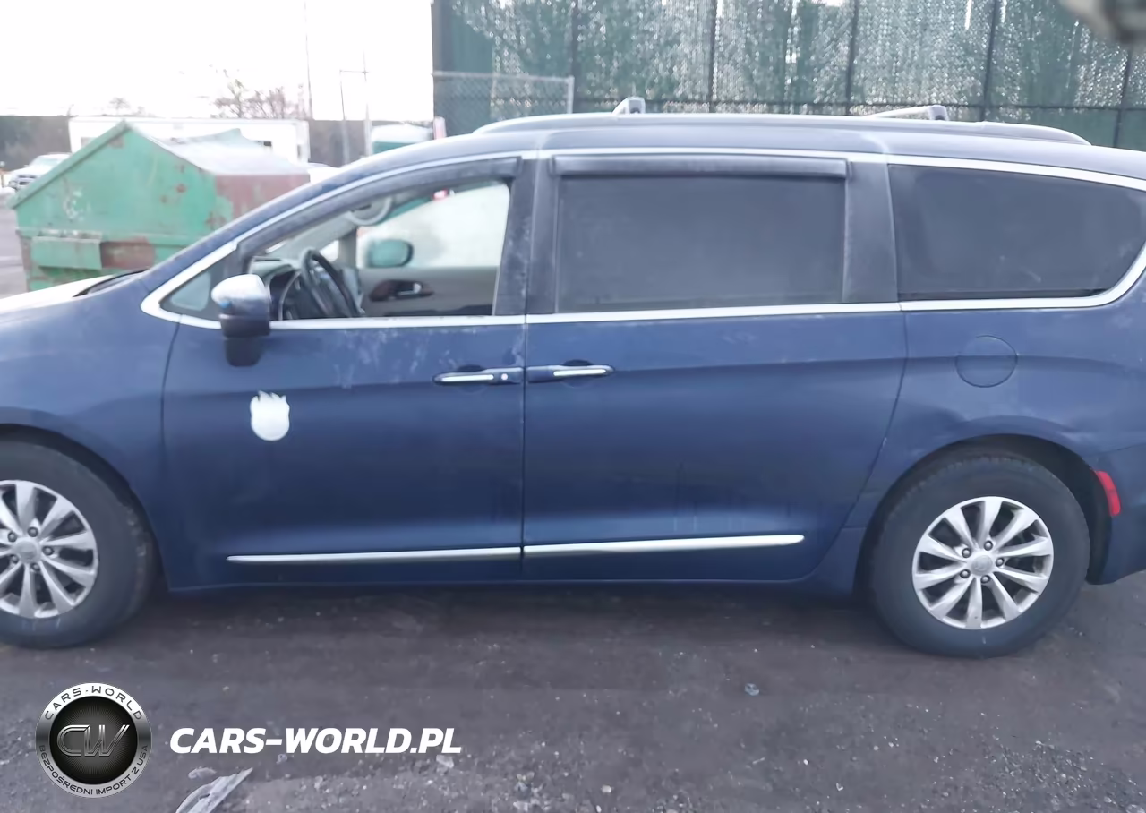 2017 Chrysler Pacifica Touring-L VIN:2C4RC1BG7HR633935 - 14