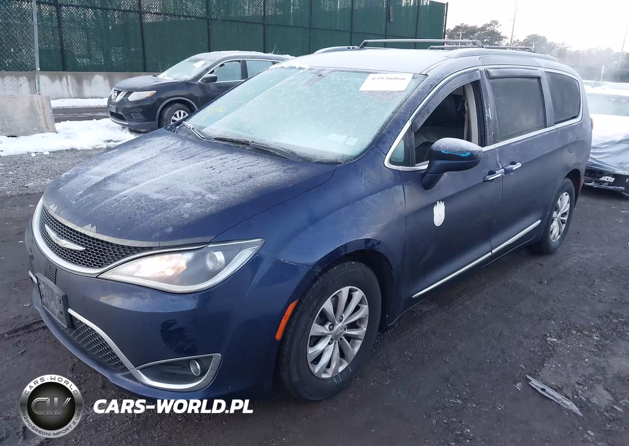 2017 Chrysler Pacifica Touring-L VIN:2C4RC1BG7HR633935 - 2