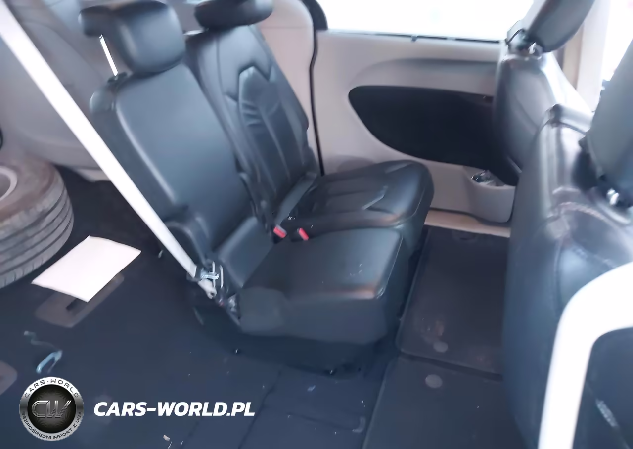 2017 Chrysler Pacifica Touring-L VIN:2C4RC1BG7HR633935 - 8