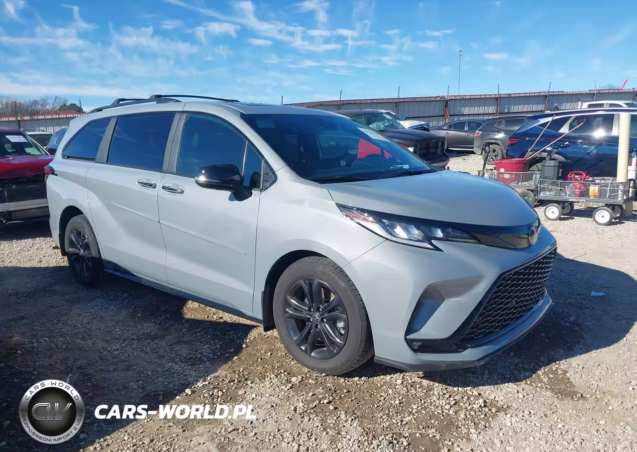 2025 Toyota Sienna Xse