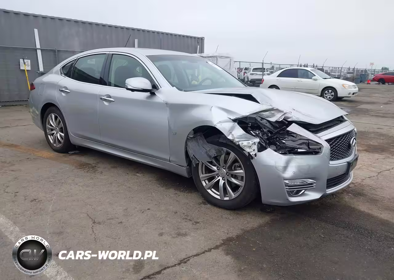 2015 Infiniti Q70 3.7