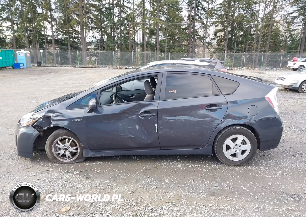 2011 Toyota Prius Two VIN:JTDKN3DU1B1377801 - 14
