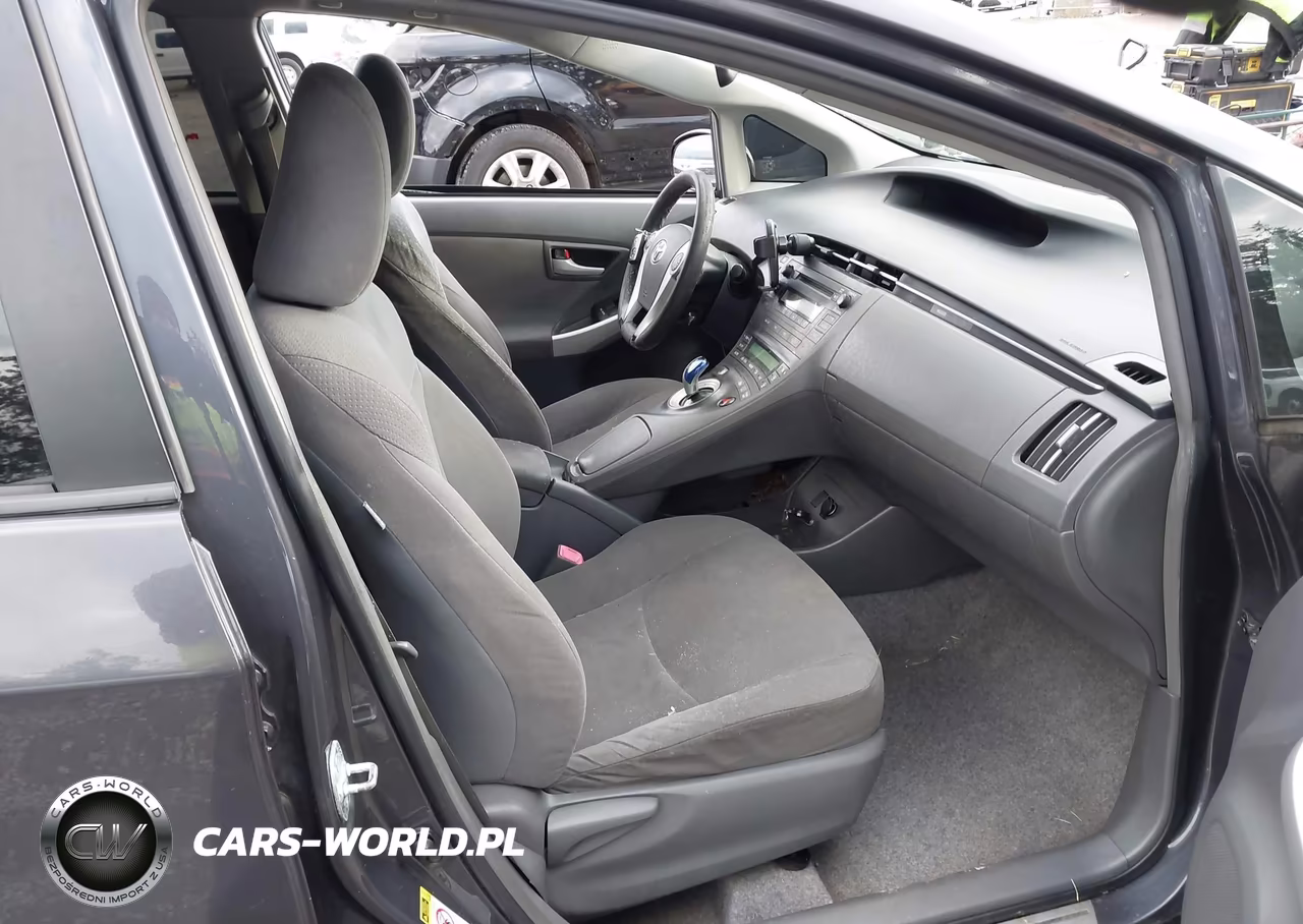 2011 Toyota Prius Two VIN:JTDKN3DU1B1377801 - 17