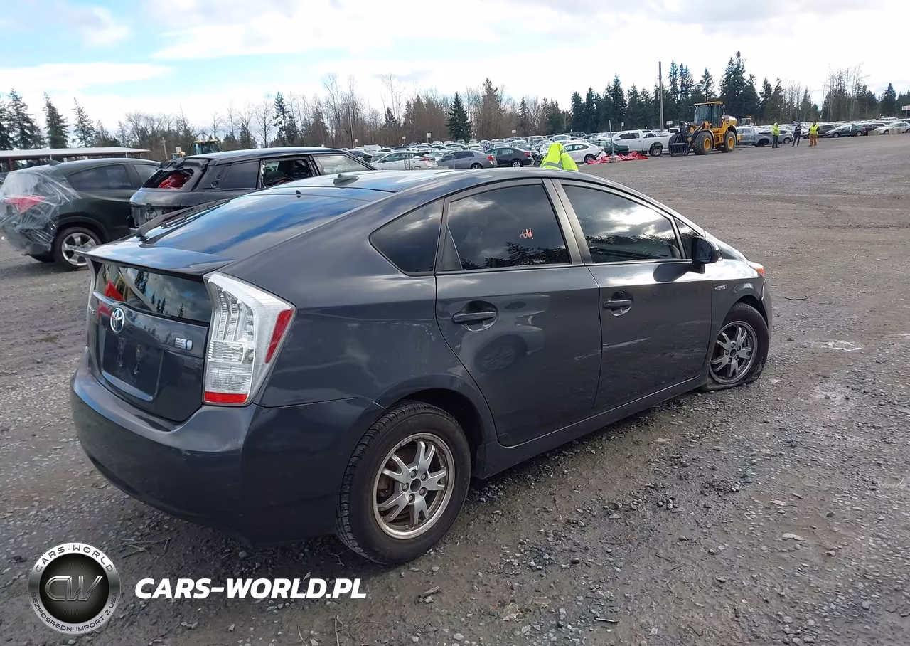 2011 Toyota Prius Two VIN:JTDKN3DU1B1377801 - 4