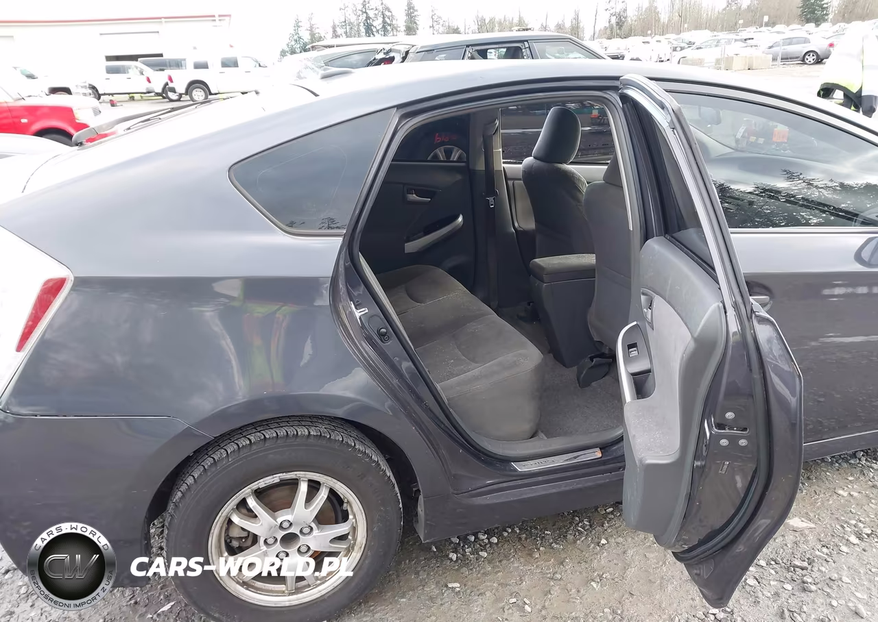 2011 Toyota Prius Two VIN:JTDKN3DU1B1377801 - 8
